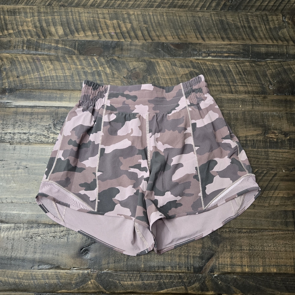 LULULEMON Hotty Hot Camo‎ Shorts | 4